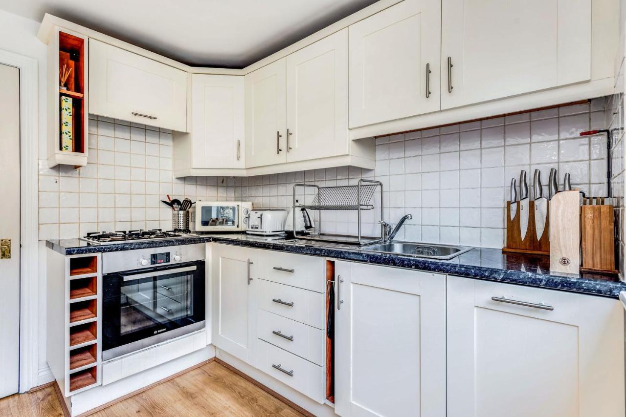 3 Bedroom Townhouse Near South Park - Close To Centre !